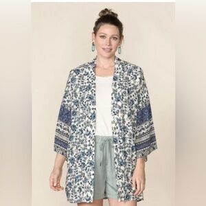 Matilda Jane Good Hart “Gulf Coast” Floral Kimono Cardigan
Size: XL/XXL